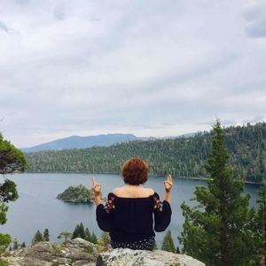 Meet your Posher, Corina